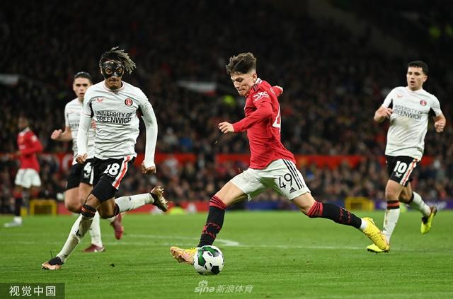 格格不入 格格不入